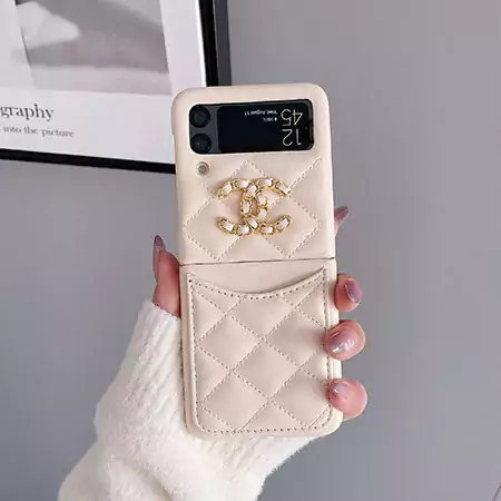 シャネル iphone 16 15 ケース Chanel iphone 16 15 ケース