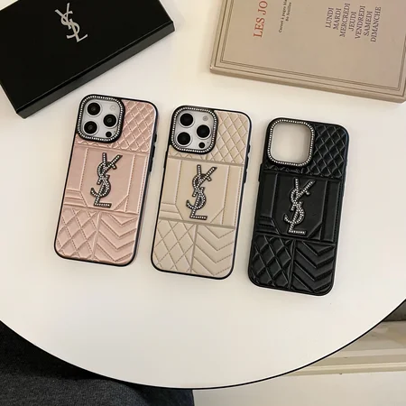 イヴサンローラン 口コミ 店舗 !YSL iphone 16 16pro 16promaxスマホケース キラキラ カメラレンズ保護 スタイルとエレガンス: ラムスキンレザーケースは、スマートフォンにプレミアムで洗練された外観を与え、デバイスのデザインを補完します