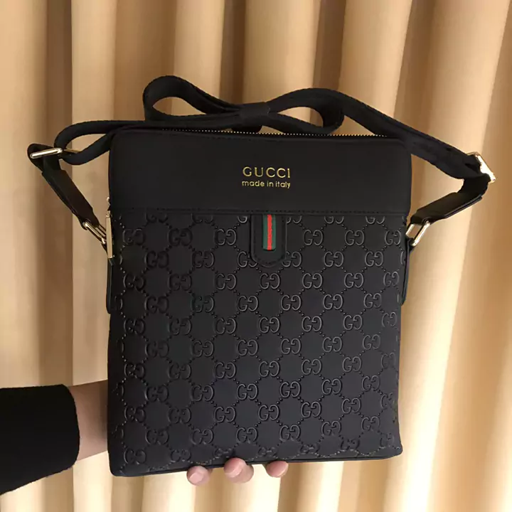 ブラック 新作 Gucci 男性 ブラック ショルダーバッグ Gucci