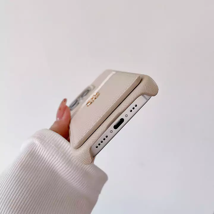 シャネルiphone15ケースシンプル