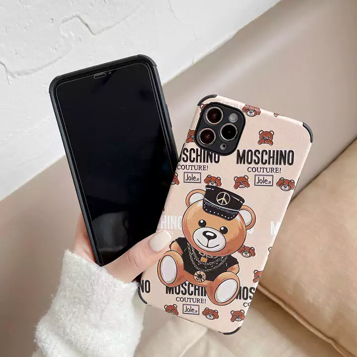 流行りiphone8 plusカバーmoschino