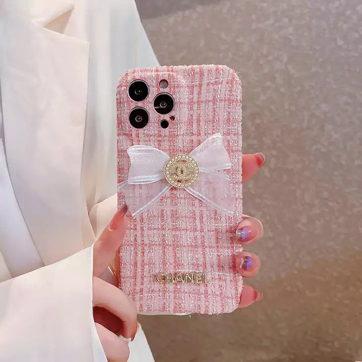 レディースに人気！シャネル（CHANEL）のiphone 14カバーです。シャネル iphone 16 15 ケース  Chanel iphone 16 15 ケースアイコニックなキルティングデザインとココマークが特徴！オシャレなチェーンストラップ付き、かつ高級感ある仕上がり！2色展開、どんなコーデにもマッチします！