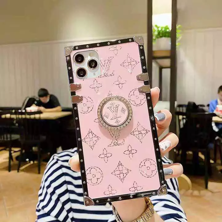 アイホン8 Plus fendi スマホケース 女性力満点