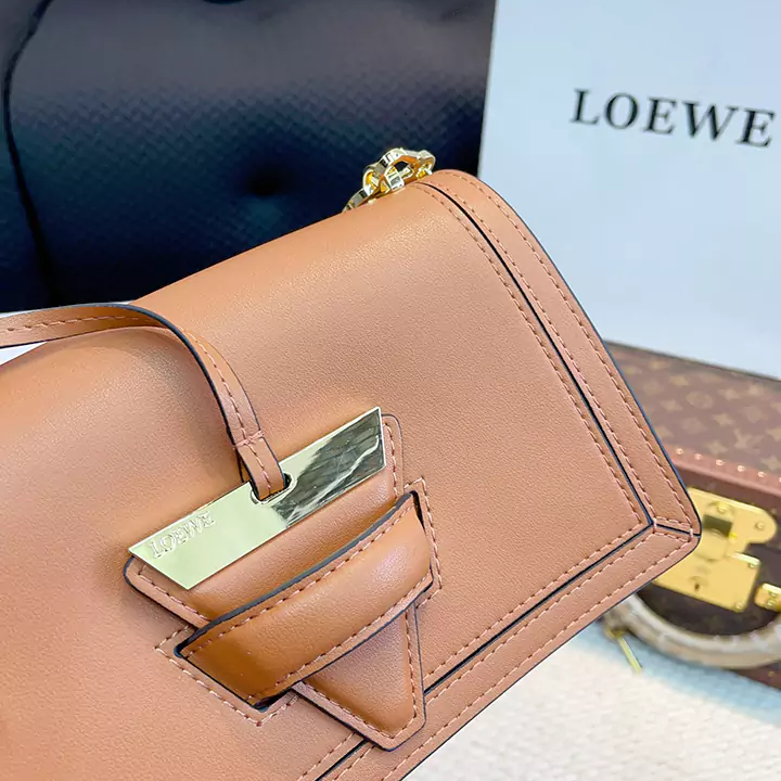 LOEWE バルセロナ 斜 めがけ バッグ